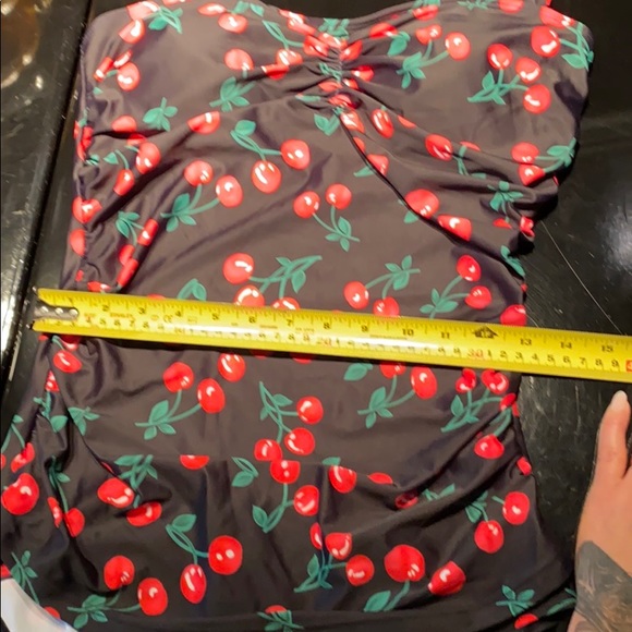 Pin-up cherries swimsuit - Picture 11 of 16